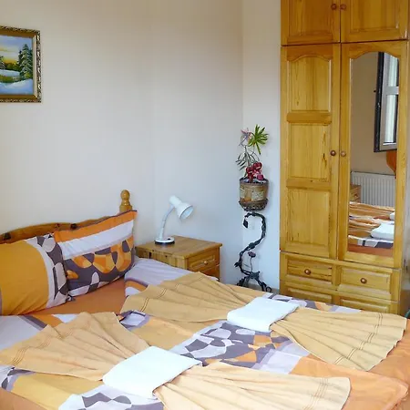 Guest house Family Varusha 2*